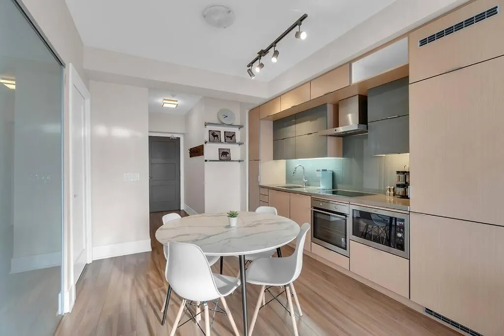 Rare 1Br - Rooftop Pool, Next To Mtcc & Cn Tower Toronto 0*,