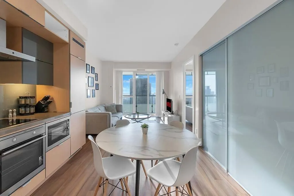Rare 1Br - Rooftop Pool, Next To Mtcc & Cn Tower Toronto