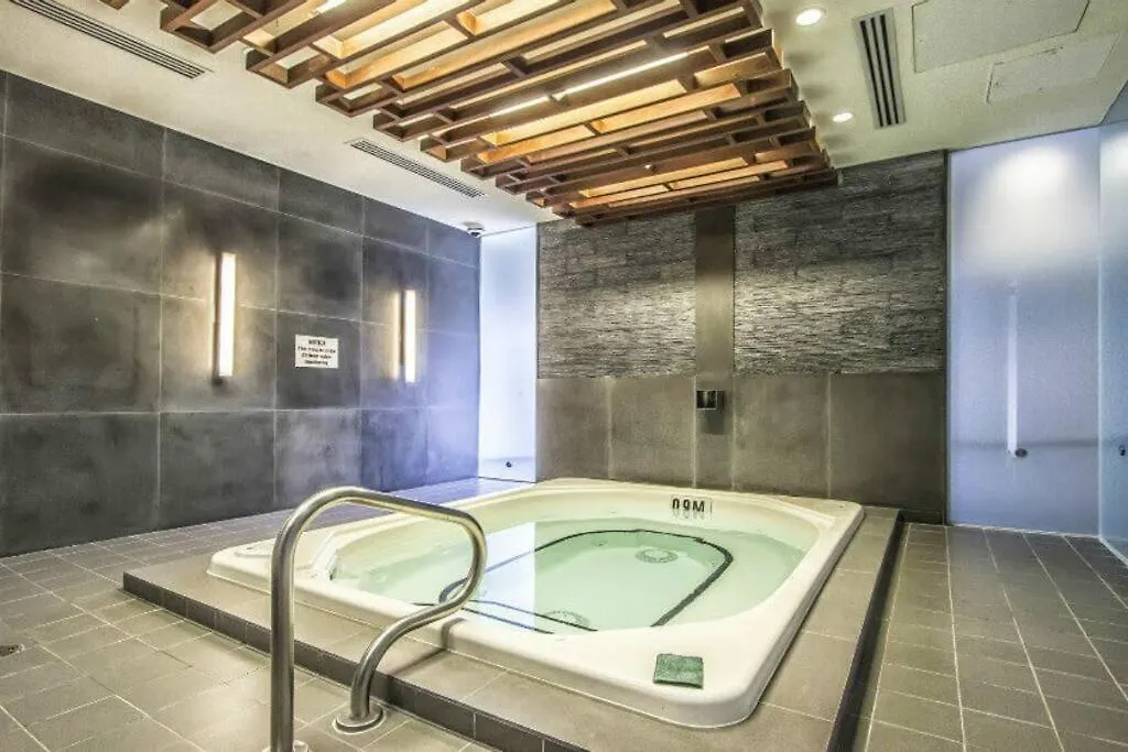 Rare 1Br - Rooftop Pool, Next To Mtcc & Cn Tower Toronto
