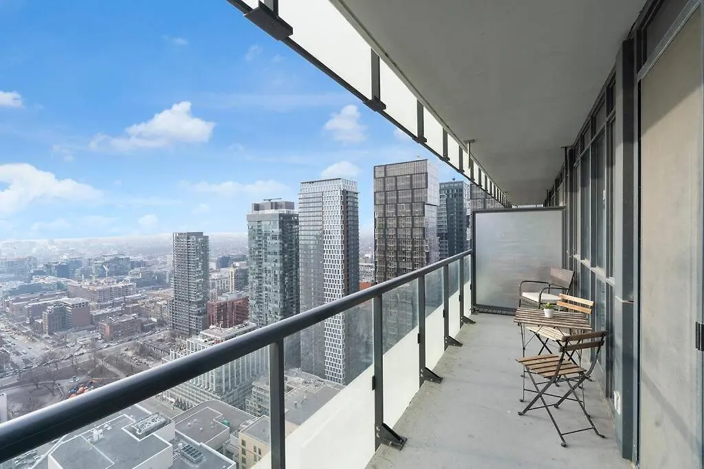 Rare 1Br - Rooftop Pool, Next To Mtcc & Cn Tower Toronto